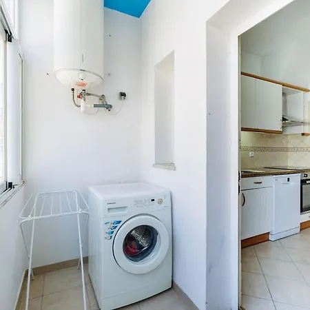 Apartman Sea-front 1' Min! - With Ac & Wifi *