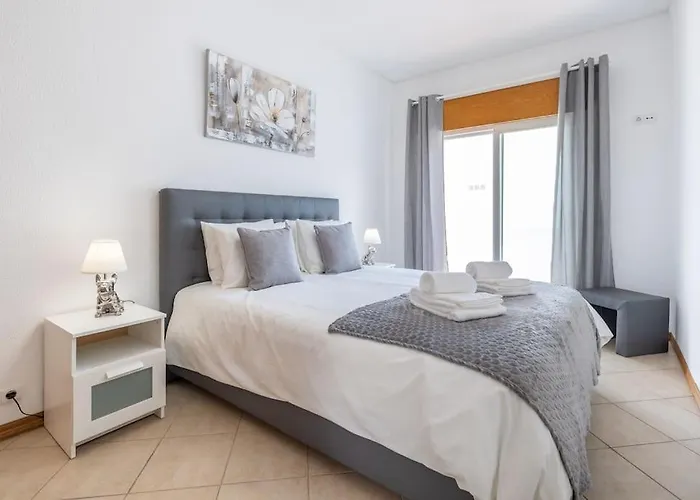 Sea-front 1' Min! - With Ac & Wifi * Quarteira